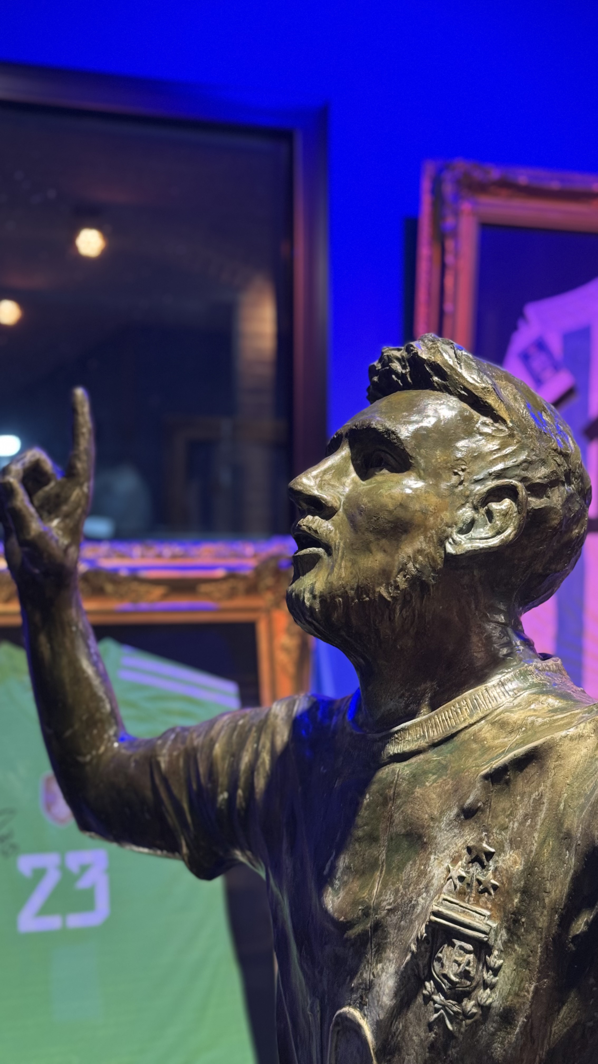 Entrenamiento al atardecer en la cancha